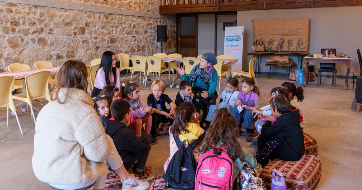 Yıldız Çapkan ve Gökçe Kınay ile “Gizemli Kuş Tüyleri”